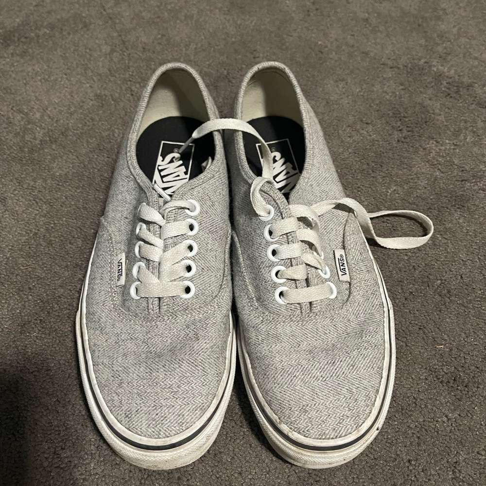 Me. Grey Van